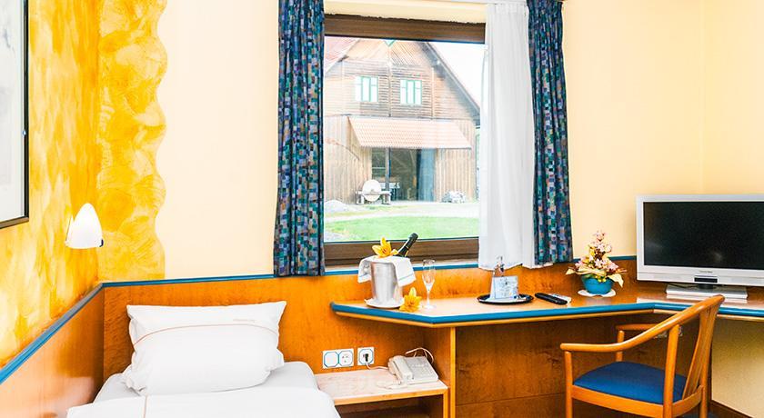 Landhotel Mappacher Hof Bruck in der Oberpfalz Стая снимка
